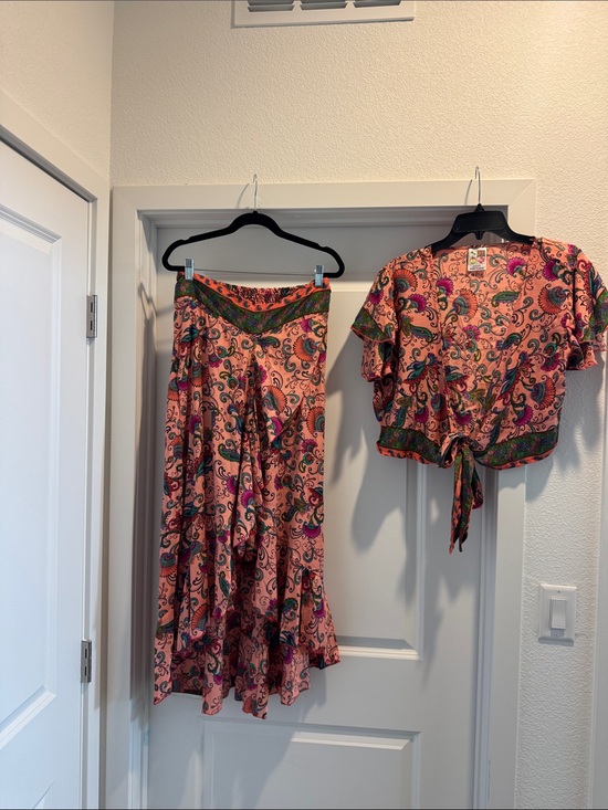 Dresses & Skirts - Pink Paisley Tie-Waist Maxi Skirt